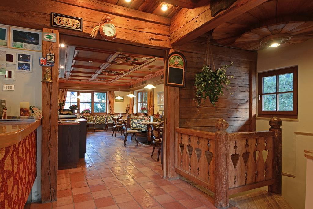 Hotel Dolomites Inn Canazei Exterior photo