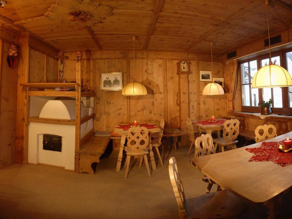 Hotel Dolomites Inn Canazei Exterior photo